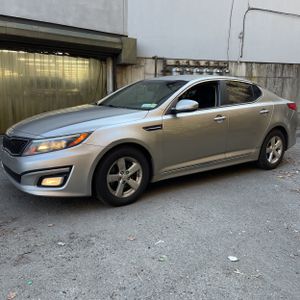 KIA OPTIMA LX - 3