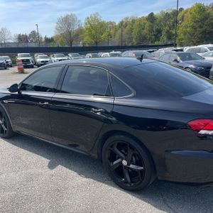 VOLKSWAGEN PASSAT R-LINE - 6