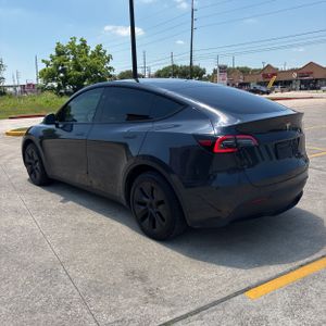 TESLA MODEL Y LONG RANGE - 5