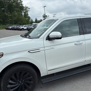 صورة 2 لـ 2021 Lincoln NAVIGATOR RESERVE