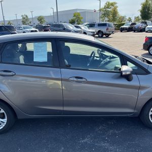 صورة مصغرة 11 لـ 2014 FORD FIESTA SE