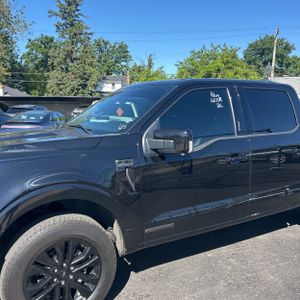 2024 FORD F-150 LARIAT 照片 2