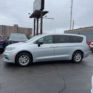 CHRYSLER PACIFICA TOURING L - 3