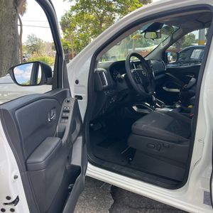 صورة مصغرة 35 لـ 2025 Nissan FRONTIER SV