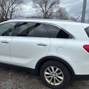 KIA SORENTO LX V6 - 6