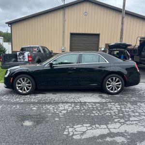 2017 Chrysler 300 LIMITED — фото 3