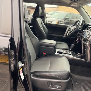 صورة مصغرة 33 لـ 2017 Toyota 4RUNNER SR5 PREMIUM