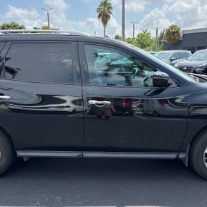 صورة مصغرة 11 لـ 2017 Nissan PATHFINDER SV