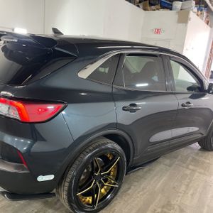 FORD ESCAPE PLUG-IN HYBRID SE - 9