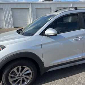HYUNDAI TUCSON SE PLUS - 2