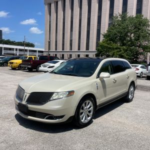 صورة 1 لـ 2014 Lincoln MKT BASE