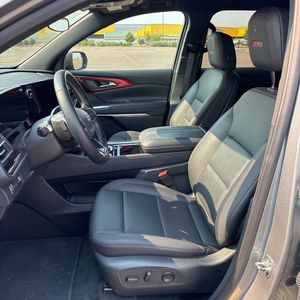 2025 Chevrolet TRAVERSE Z71 缩略图 32