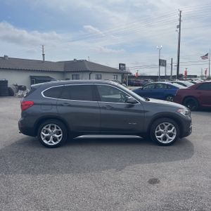 BMW X1 XDRIVE28I - 10