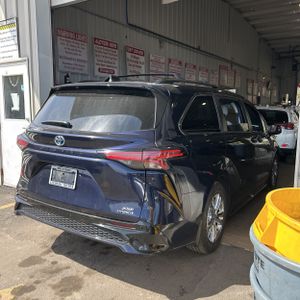 TOYOTA SIENNA - 10