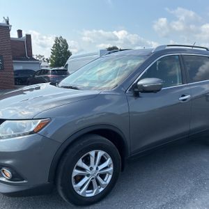 2014 Nissan ROGUE SV — фото 2