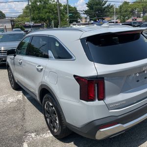 2025 KIA SORENTO S photo 5