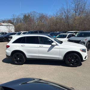 MERCEDES-BENZ GLC - 10