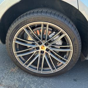 2021 Porsche MACAN TURBO 照片 19