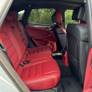 2023 Porsche MACAN GTS — миниатюра 35