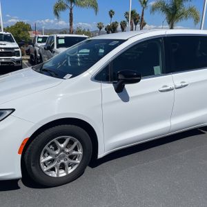 CHRYSLER PACIFICA TOURING L - 2