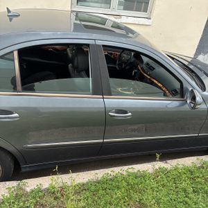 MERCEDES-BENZ E-CLASS - 10