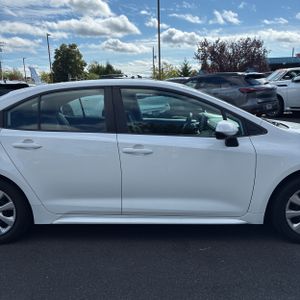 2022 Toyota COROLLA LE — миниатюра 11