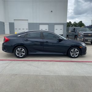 صورة 10 لـ 2016 Honda CIVIC LX