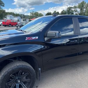 2020 Chevrolet SILVERADO 1500 RST 照片 2