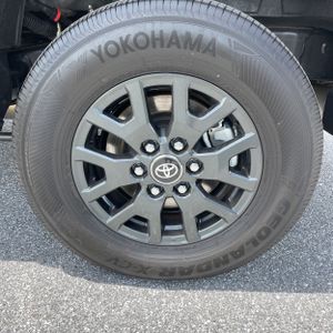 2025 Toyota 4RUNNER SR5 — миниатюра 18