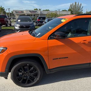 2026 JEEP COMPASS LATITUDE ALTITUDE — фото 2