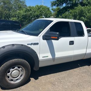 2011 FORD F-150 XLT photo 2