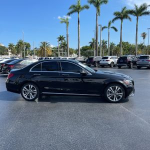 صورة 10 لـ 2021 Mercedes-BENZ C-CLASS