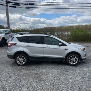 FORD ESCAPE SE - 10