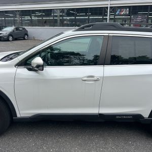 2022 Subaru OUTBACK PREMIUM — фото 4
