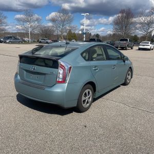 Toyota Prius Three - 8