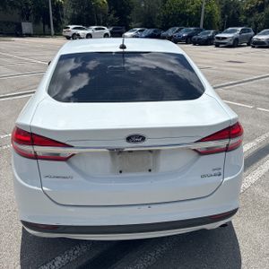 صورة 7 لـ 2017 FORD FUSION HYBRID SE