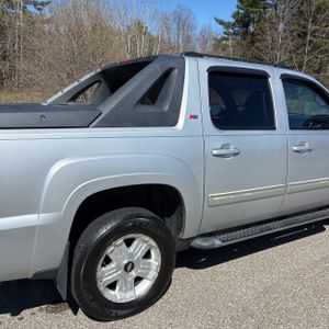 CHEVROLET AVALANCHE LT - 9