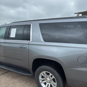 CHEVROLET SUBURBAN LT - 6