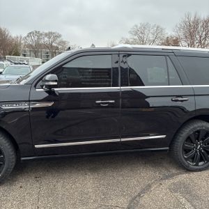 LINCOLN NAVIGATOR RESERVE - 4