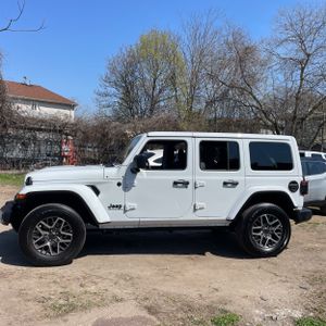 JEEP WRANGLER 4-DOOR SAHARA 4X4 - 3