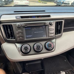 2015 Toyota RAV4 LE 照片 36