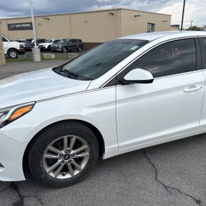 HYUNDAI SONATA SE - 2