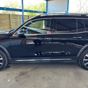 MERCEDES-BENZ GLB - 4