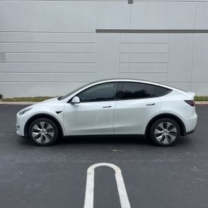 TESLA MODEL Y LONG RANGE - 3