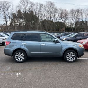 SUBARU FORESTER X PREMIUM - 10