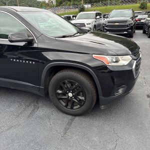 2021 Chevrolet TRAVERSE LS — миниатюра 13