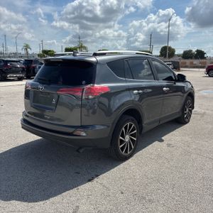 2018 Toyota RAV4 LIMITED — фото 8