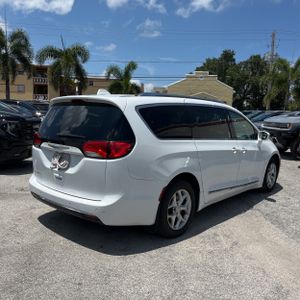صورة 8 لـ 2017 Chrysler PACIFICA TOURING-L PLUS