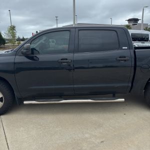 TOYOTA TUNDRA - 4
