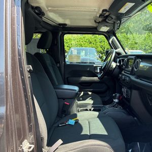 2020 JEEP WRANGLER UNLIMITED SAHARA 缩略图 32